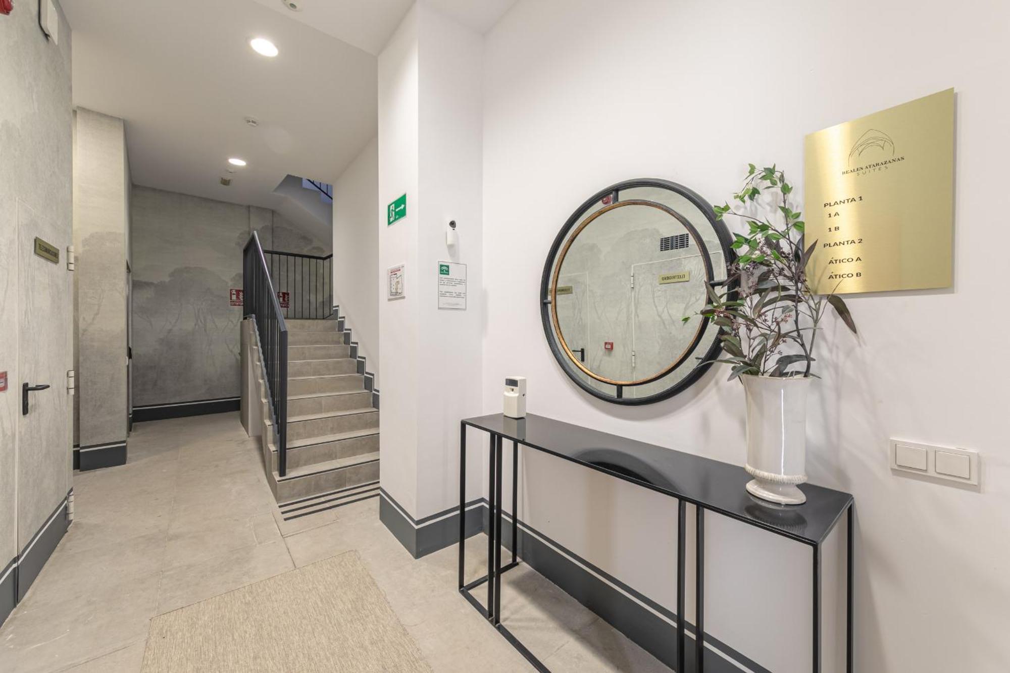 Green-Apartments Reales Atarazanas Suites Sevilha Exterior foto